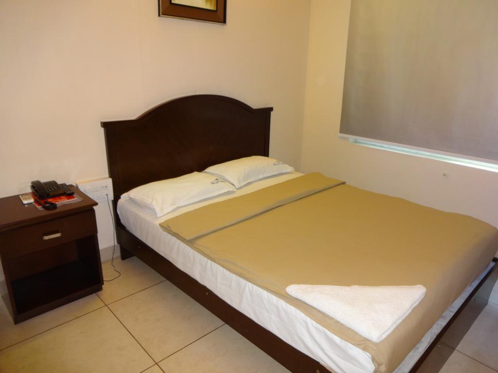 Hotel Sky Lite Coimbatore Room photo